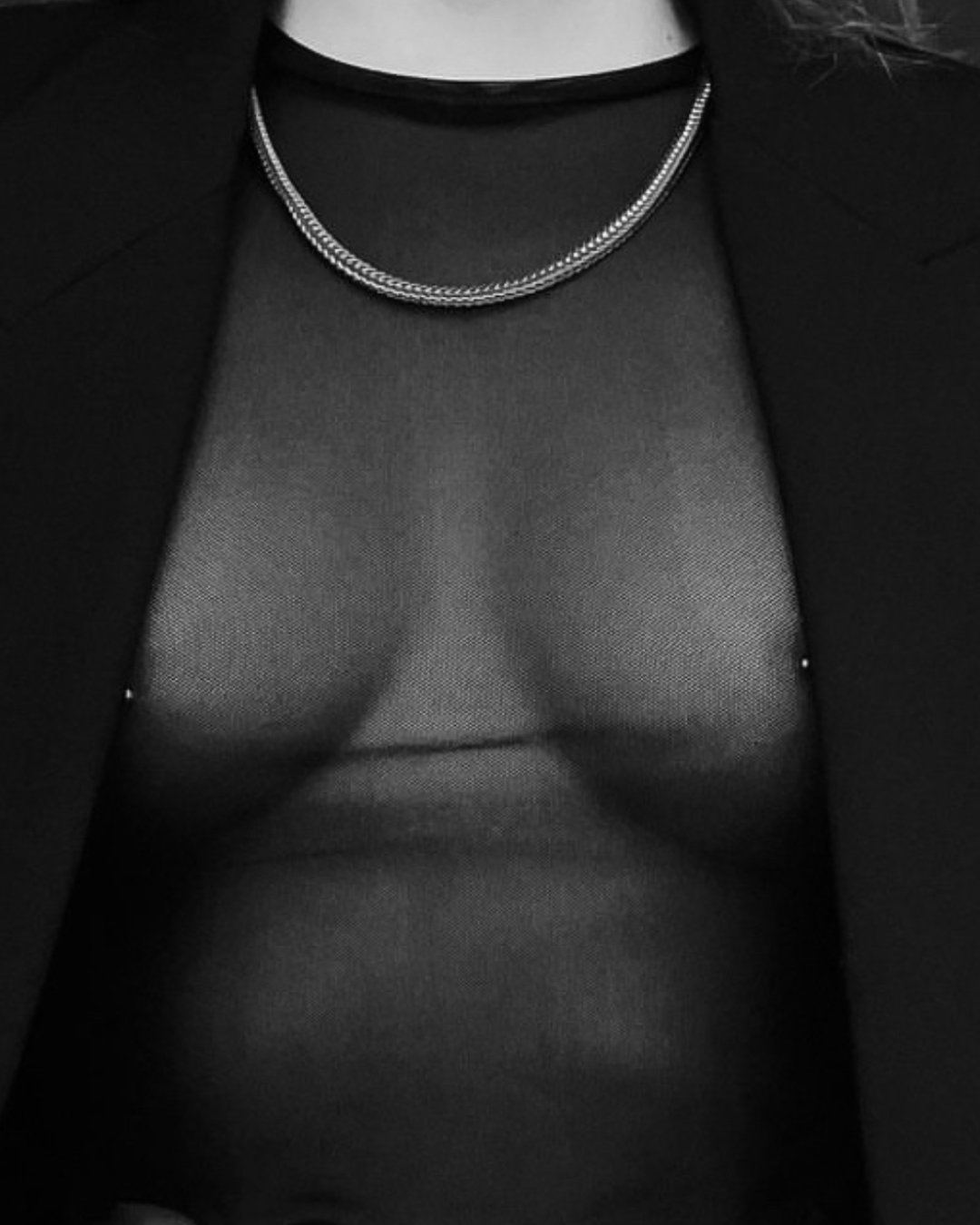 Brustwarzenpiercing
